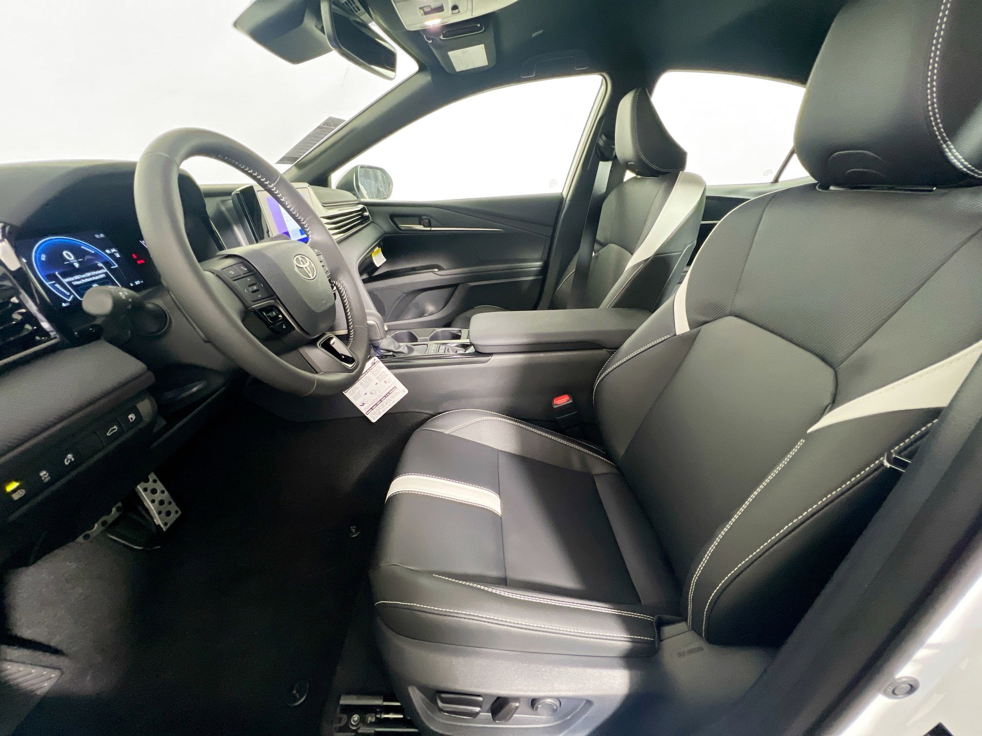 New 2026 Toyota Camry SE FWD image 14