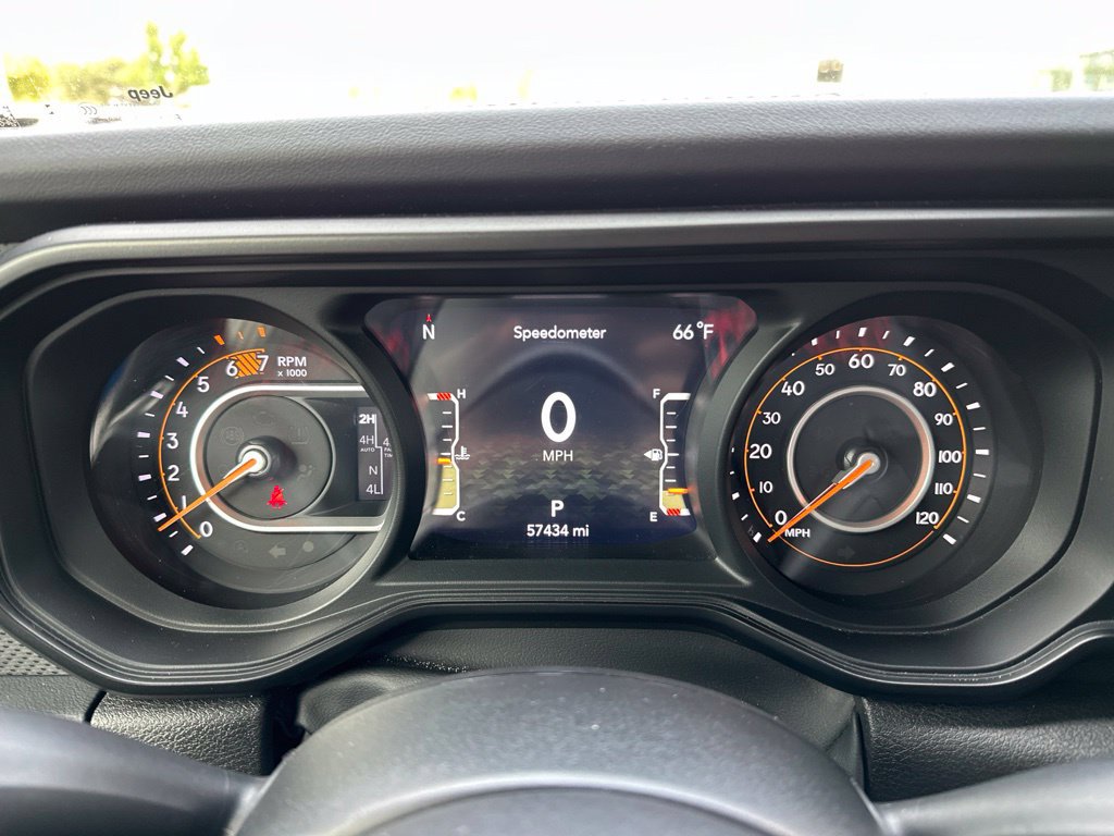 Used 2024 Jeep Wrangler Unlimited Rubicon AWD/4WD image 31