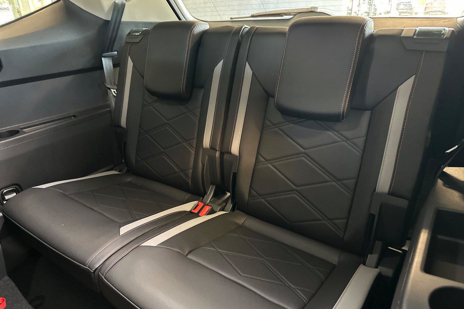 New 2026 Volkswagen Atlas Peak Edition AWD/4WD image 14