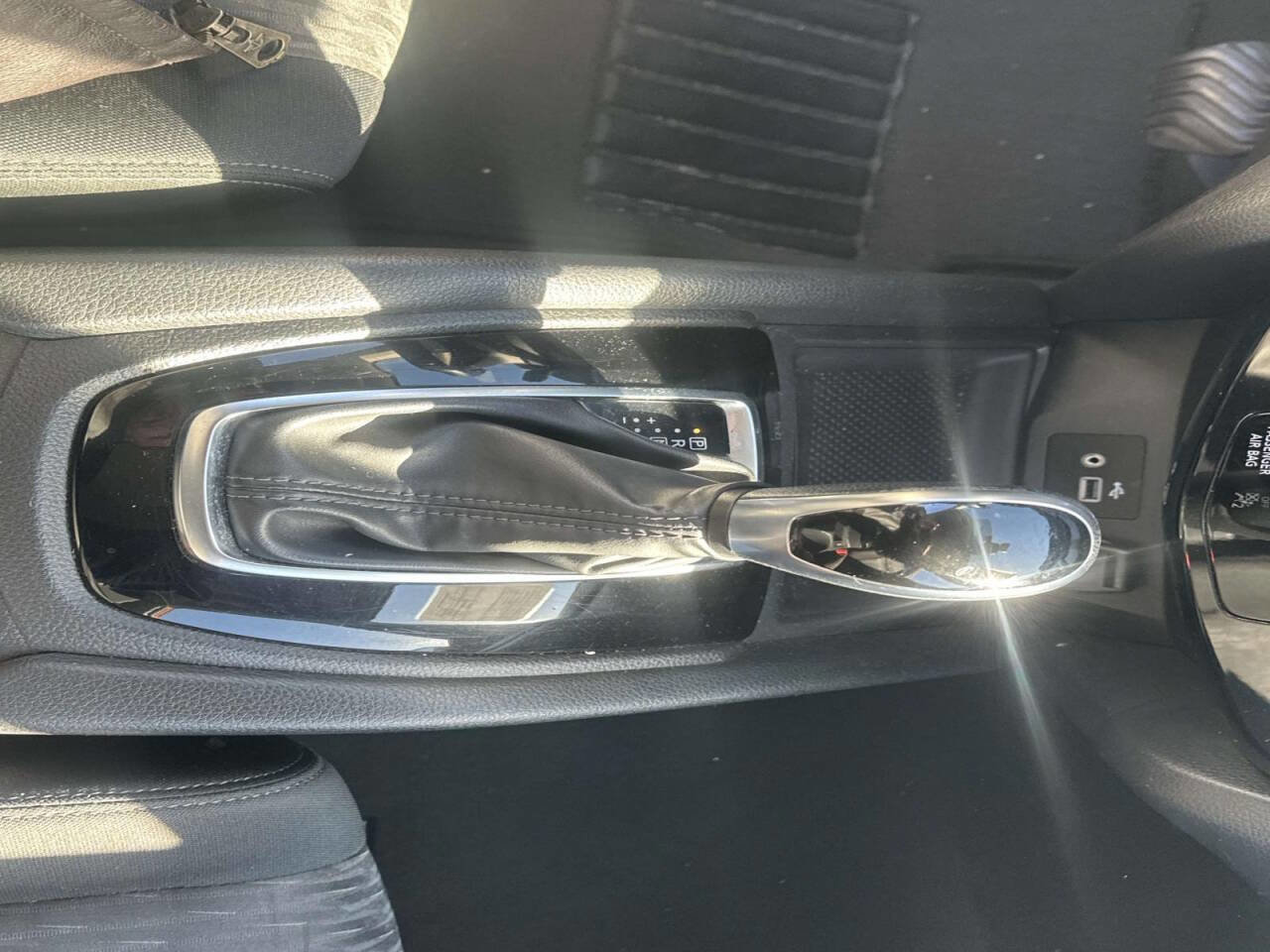 Used 2020 Nissan Rogue SV FWD image 16