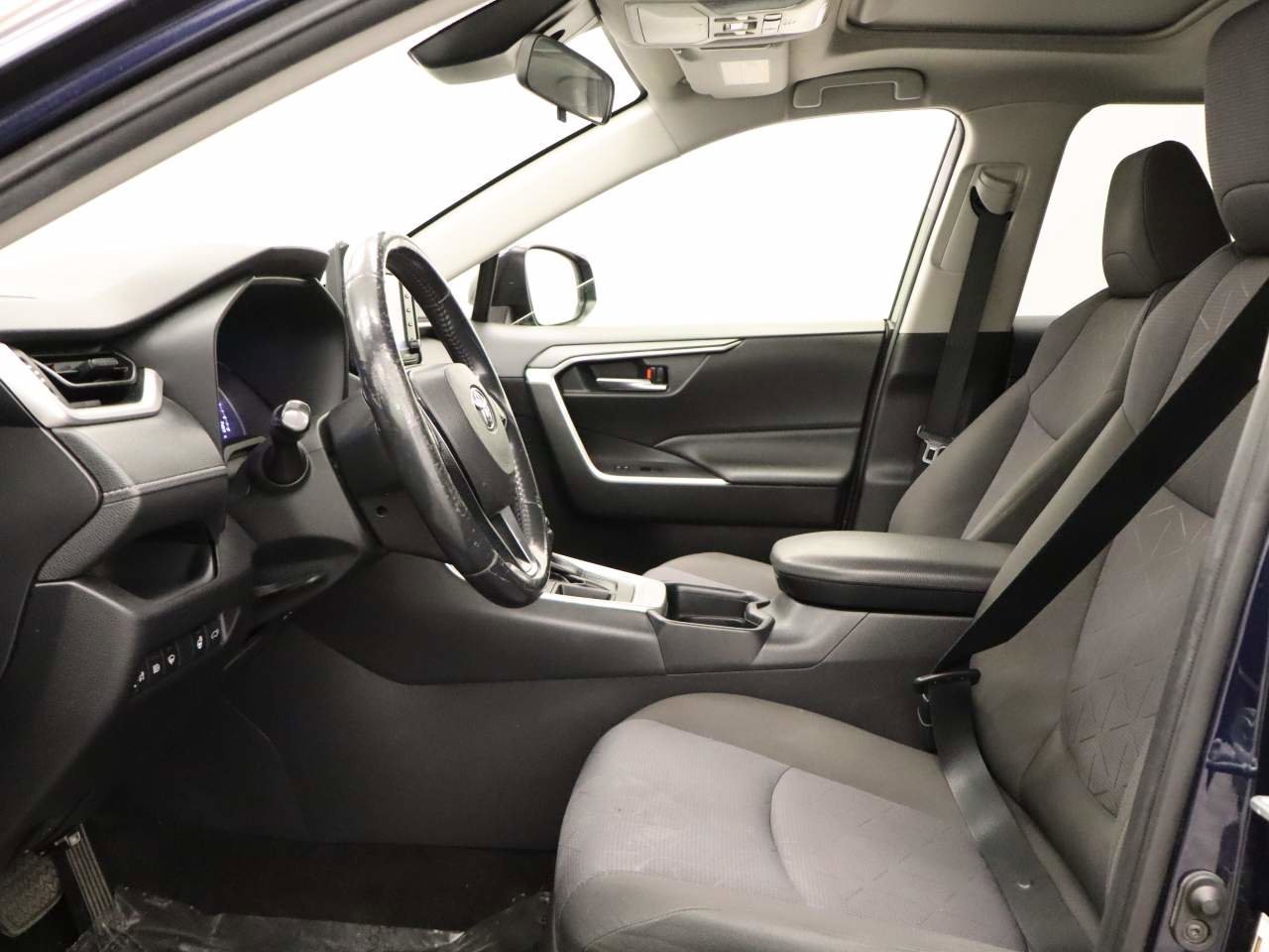 Used 2021 Toyota RAV4 XLE image 15