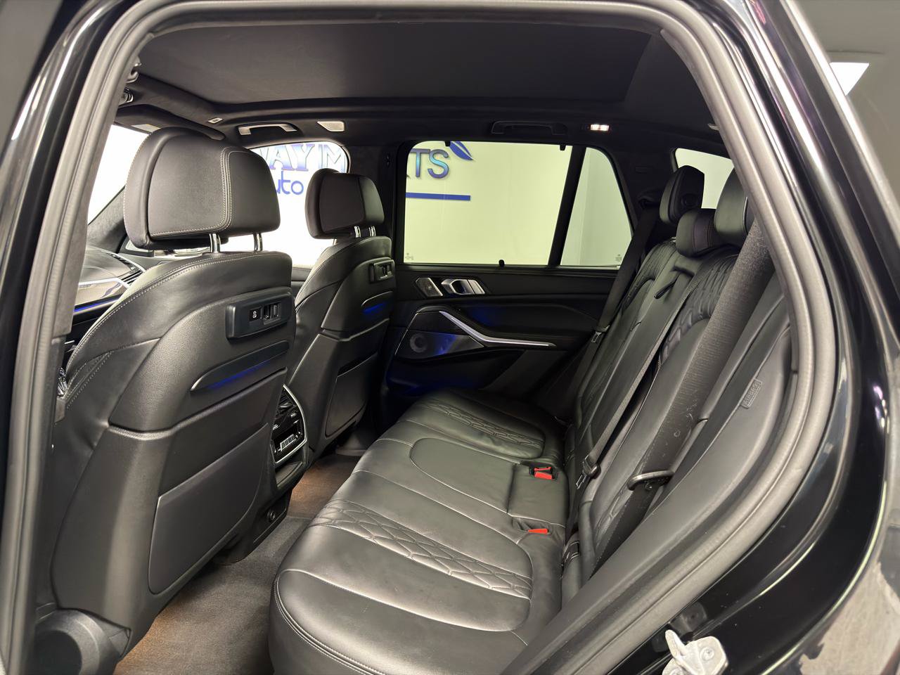 Used 2021 BMW X5 M50i w/ Executive Package AWD/4WD image 32
