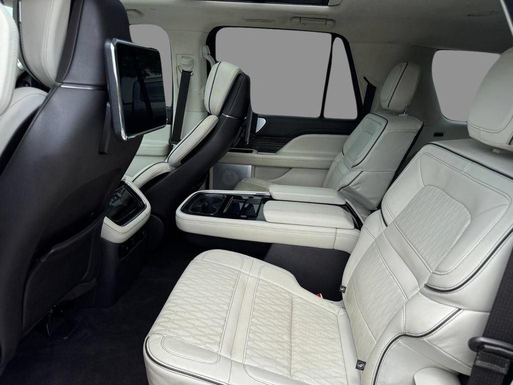 Used 2023 Lincoln Navigator L Black Label AWD/4WD image 13
