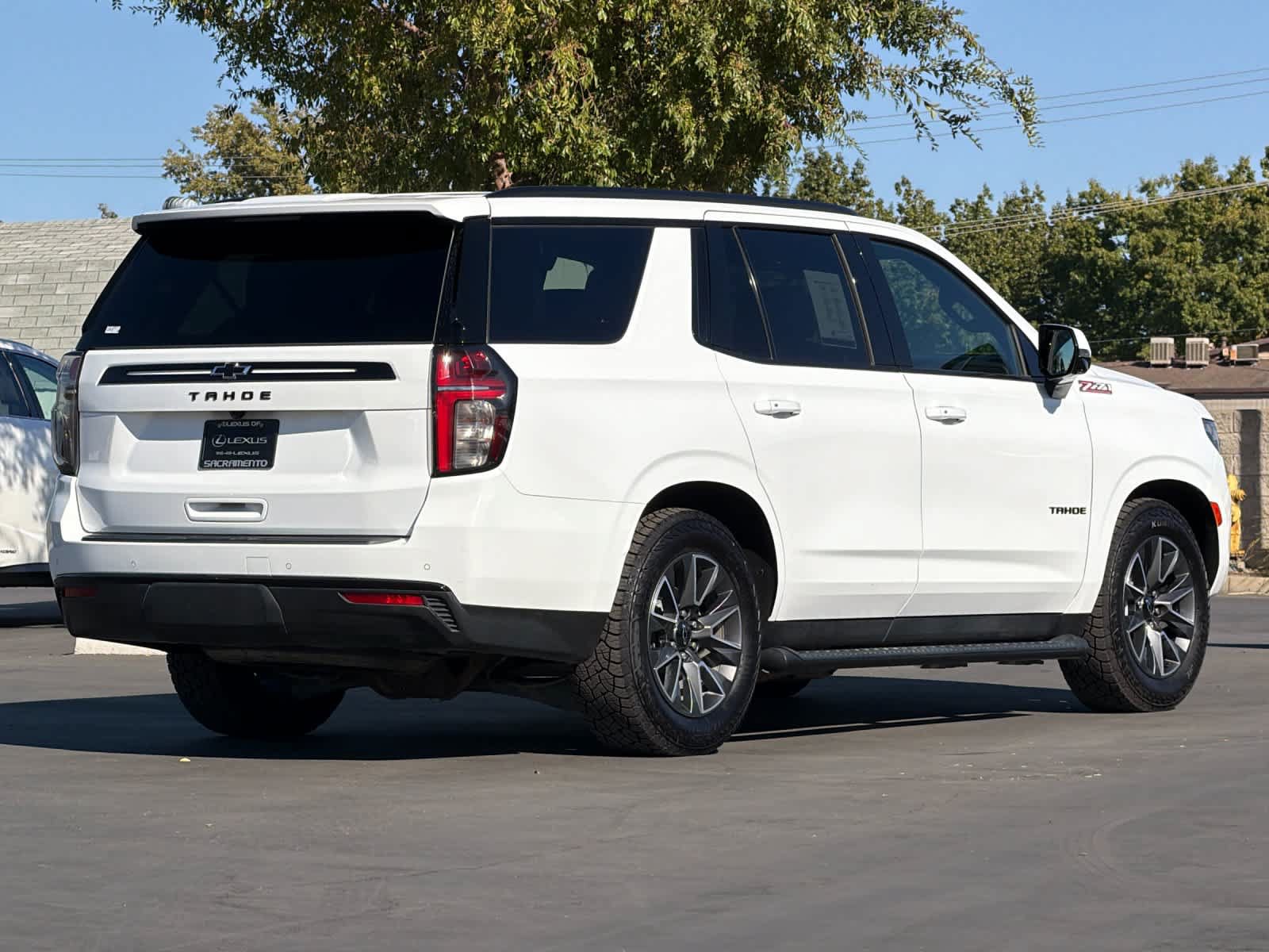 Used 2023 Chevrolet Tahoe Z71 w/ Z71 Off-Road Package AWD/4WD image 2