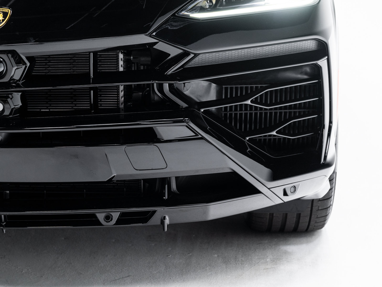 Used 2025 Lamborghini Urus SE AWD/4WD image 18