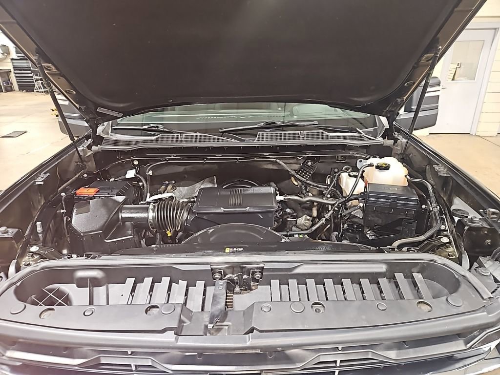 Used 2024 Chevrolet Silverado 2500 LT image 2