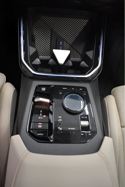 Used 2025 BMW X3 xDrive30 w/ Premium Package AWD/4WD image 25