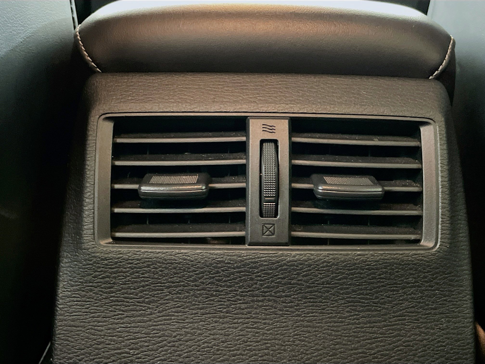 Used 2024 Mitsubishi Outlander SE image 26