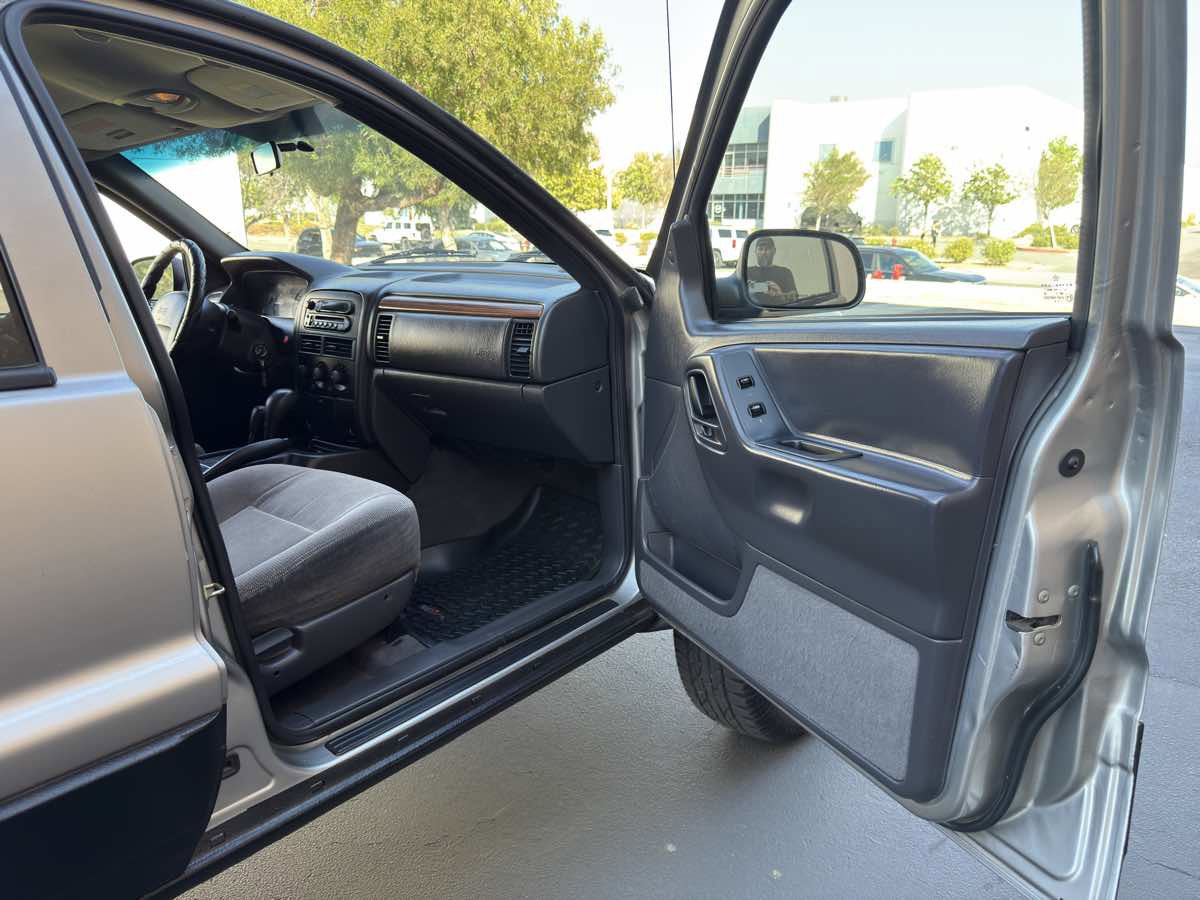 Used 1999 Jeep Grand Cherokee Laredo image 55