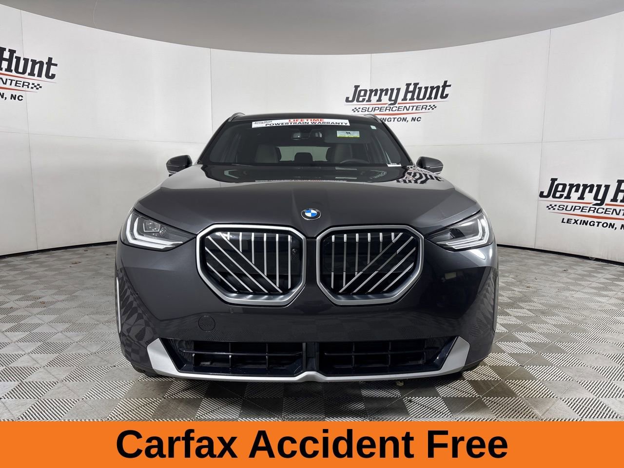 Used 2025 BMW X3 xDrive30i w/ Premium Package AWD/4WD image 3