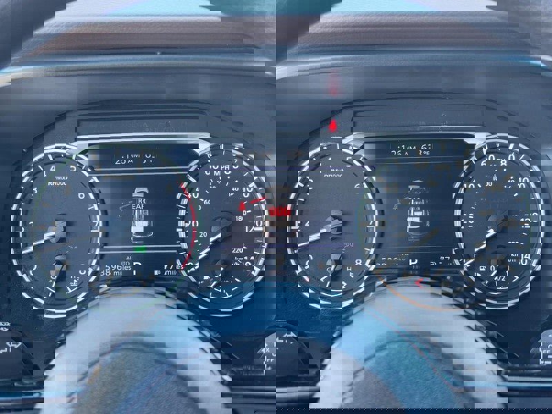 Used 2023 Nissan Rogue SV image 19