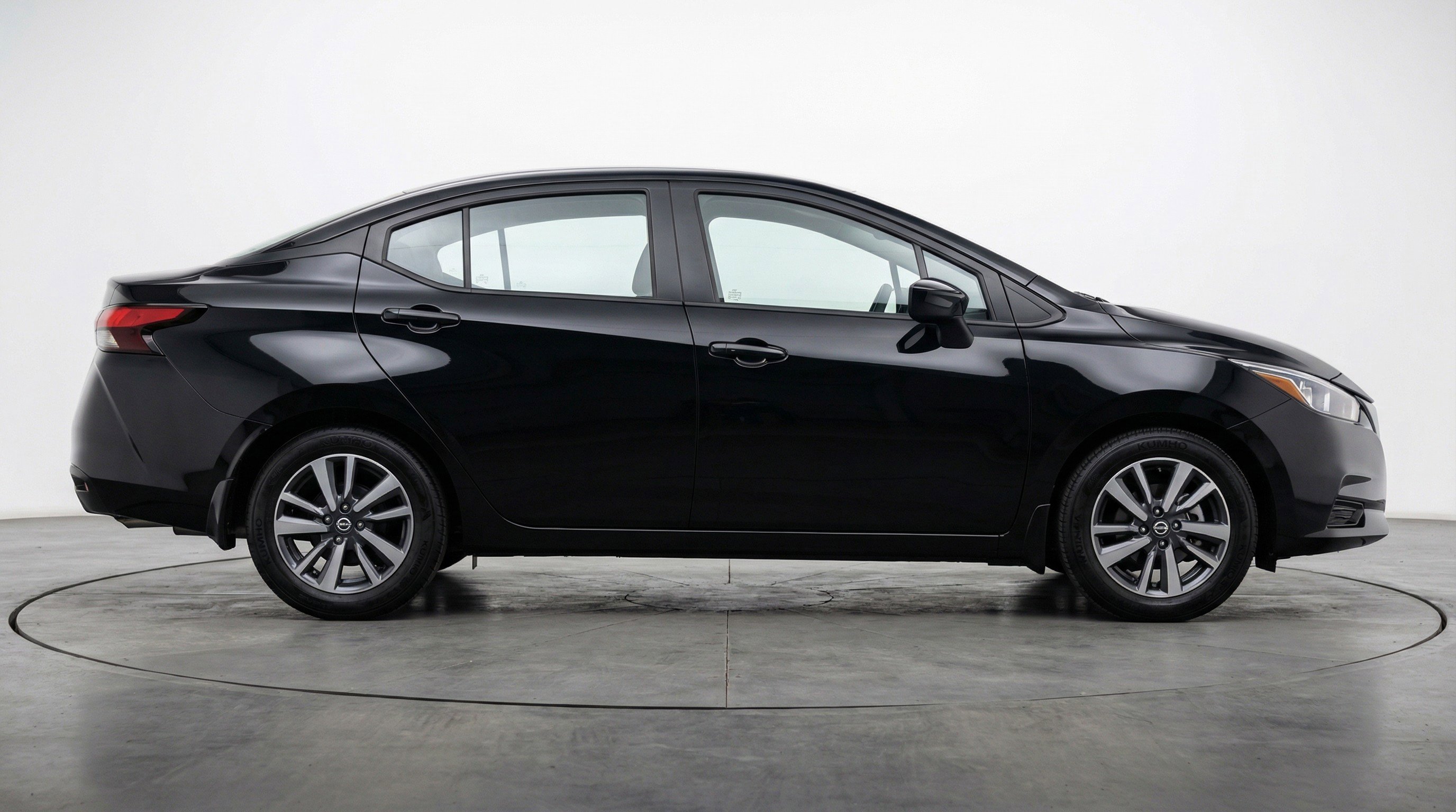 Used 2025 Nissan Versa SV image 11
