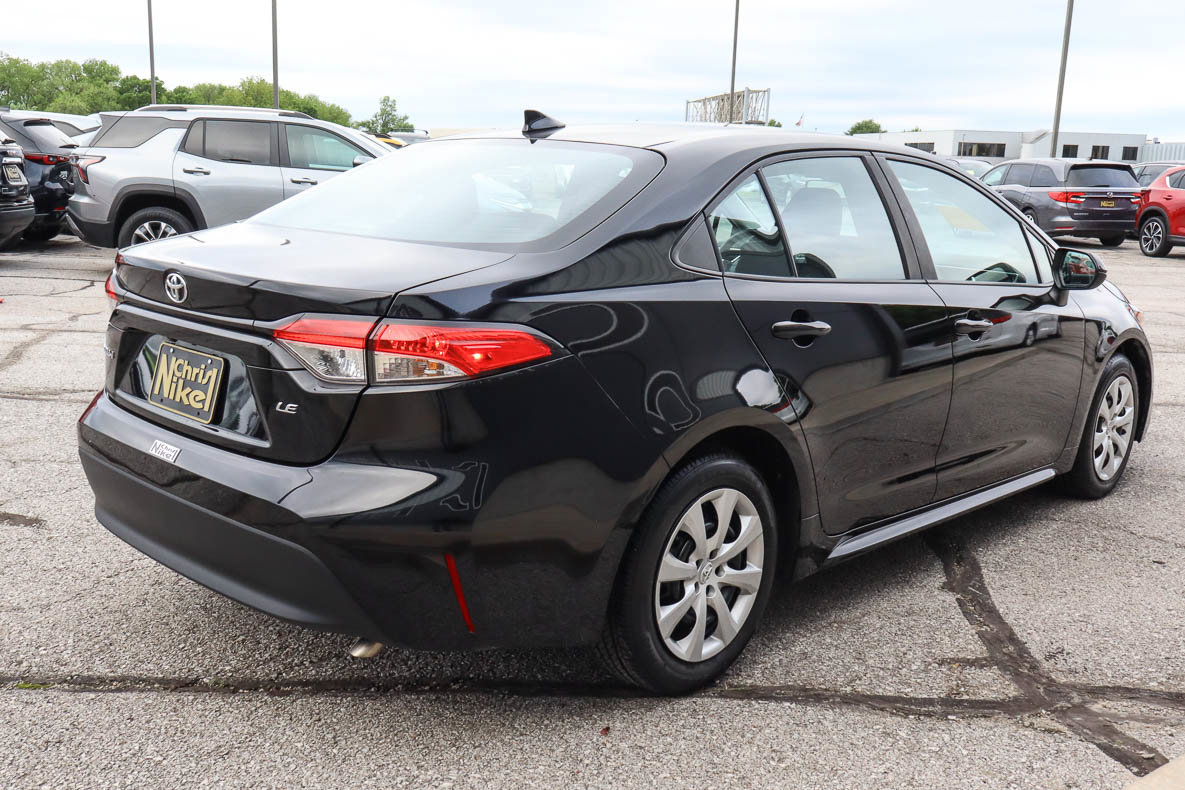 Used 2024 Toyota Corolla LE FWD image 4