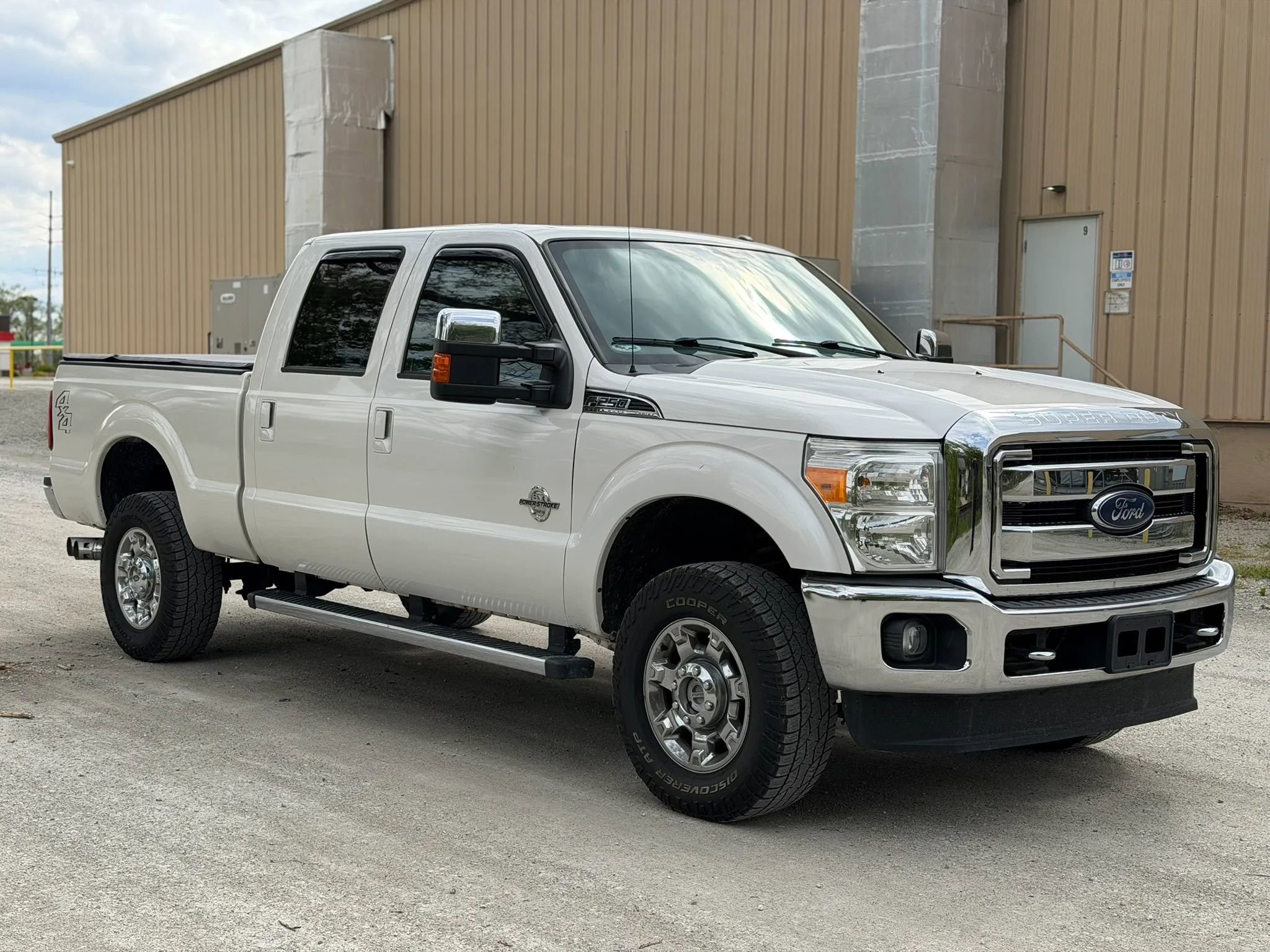 Used 2016 Ford F250 Lariat w/ Lariat Ultimate Package AWD/4WD image 3