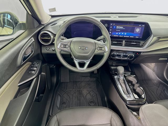 Used 2024 Chevrolet Trax ACTIV w/ Sunroof Package FWD image 23