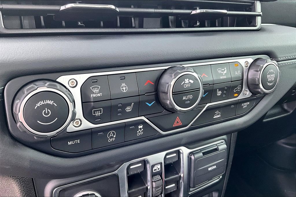 New 2025 Jeep Gladiator High Tide image 18