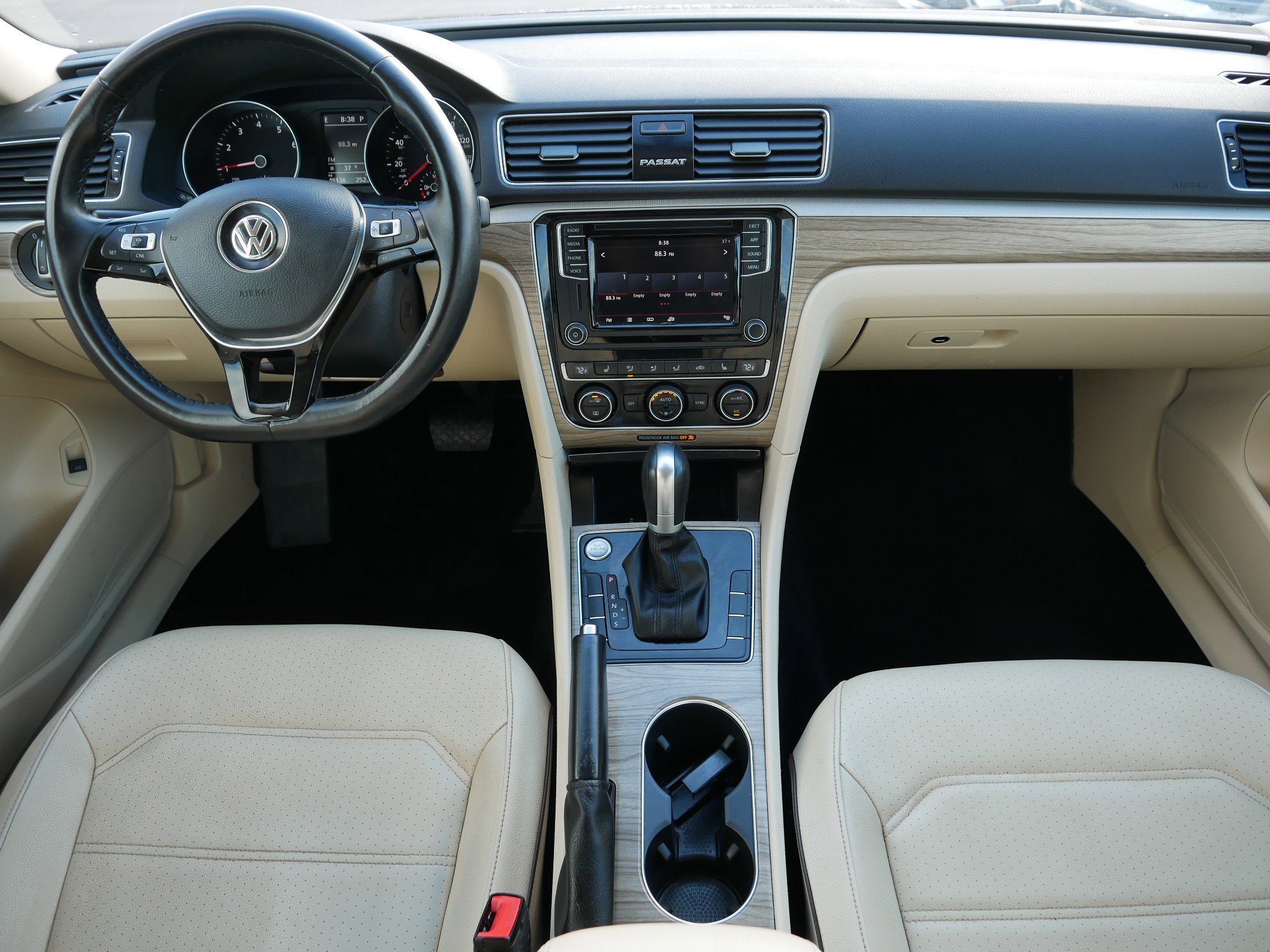 Used 2018 Volkswagen Passat 2.0T SE image 10