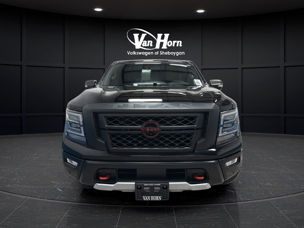 Used 2023 Nissan Titan PRO-4X w/ Pro-4x Convenience Package AWD/4WD image 2