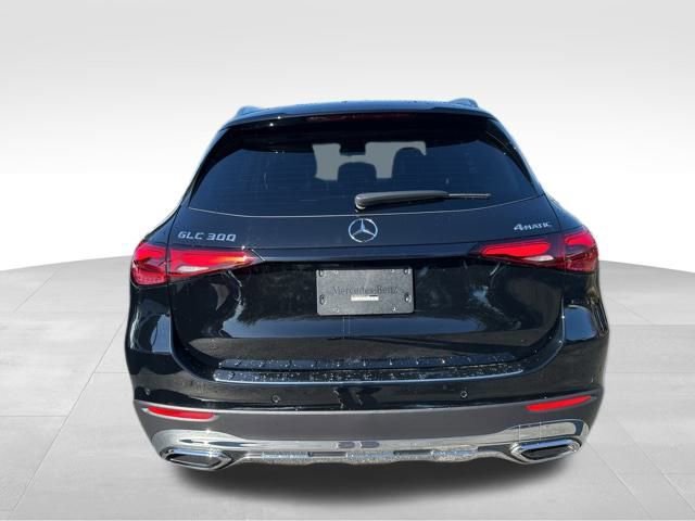 Used 2025 Mercedes-Benz GLC 300 4MATIC image 5
