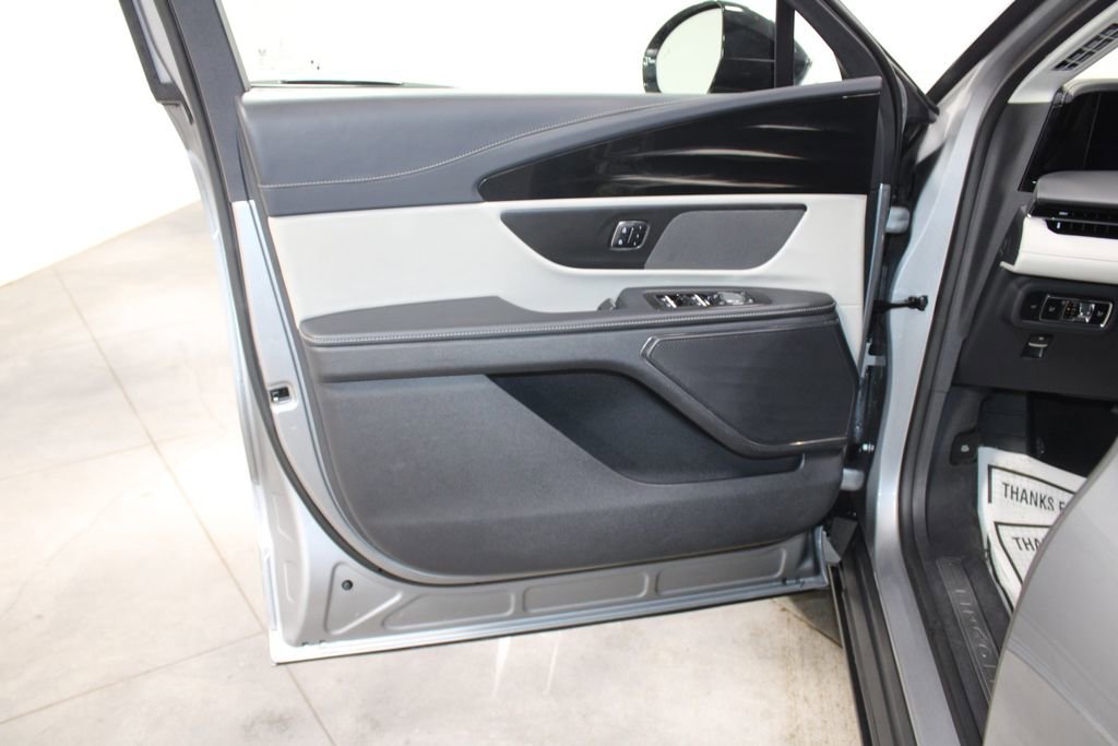 Used 2024 Lincoln Nautilus Reserve image 26