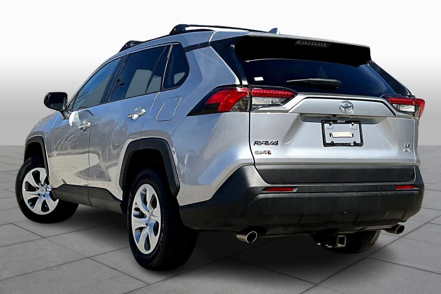 Used 2020 Toyota RAV4 LE w/ All Weather Liner Package AWD/4WD image 12