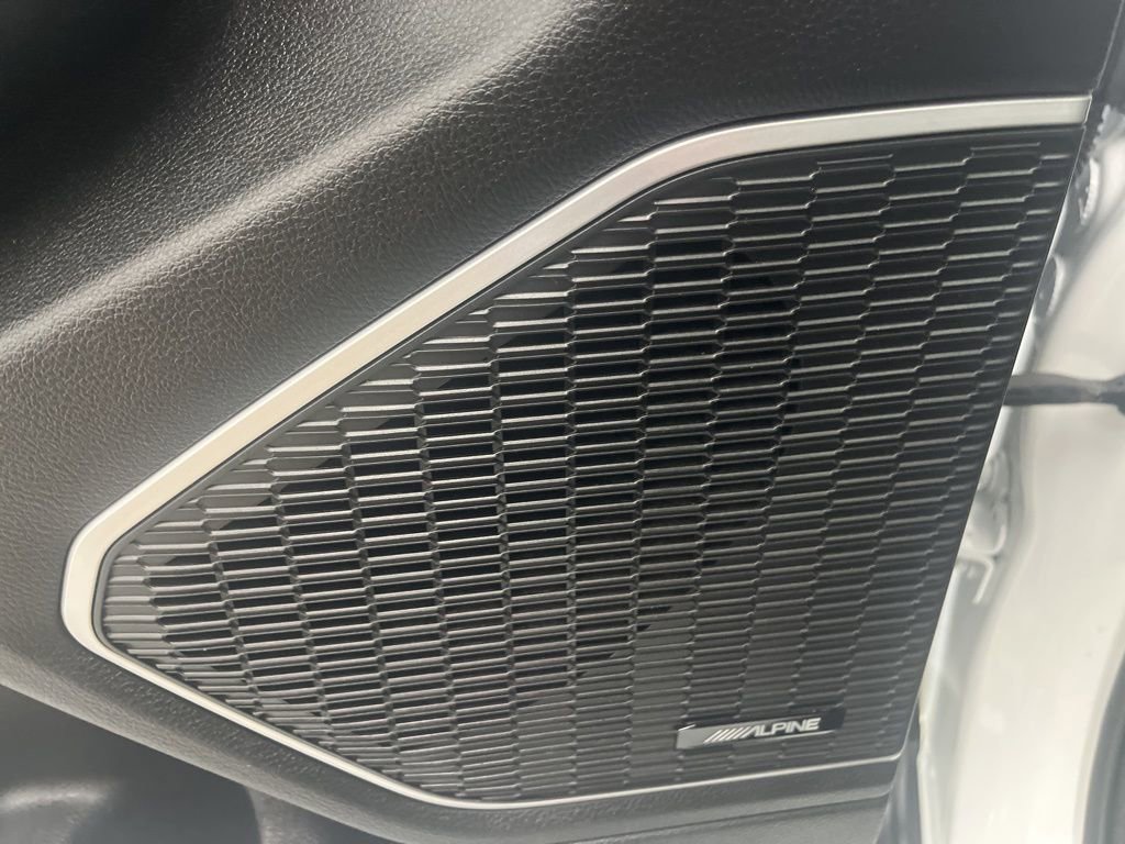 Used 2023 Jeep Grand Cherokee L Limited w/ Rear Seat Video Group I image 13