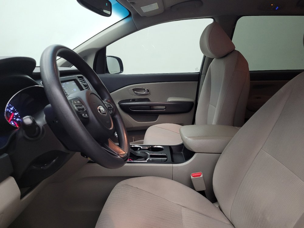 Used 2019 Kia Sedona LX FWD image 17