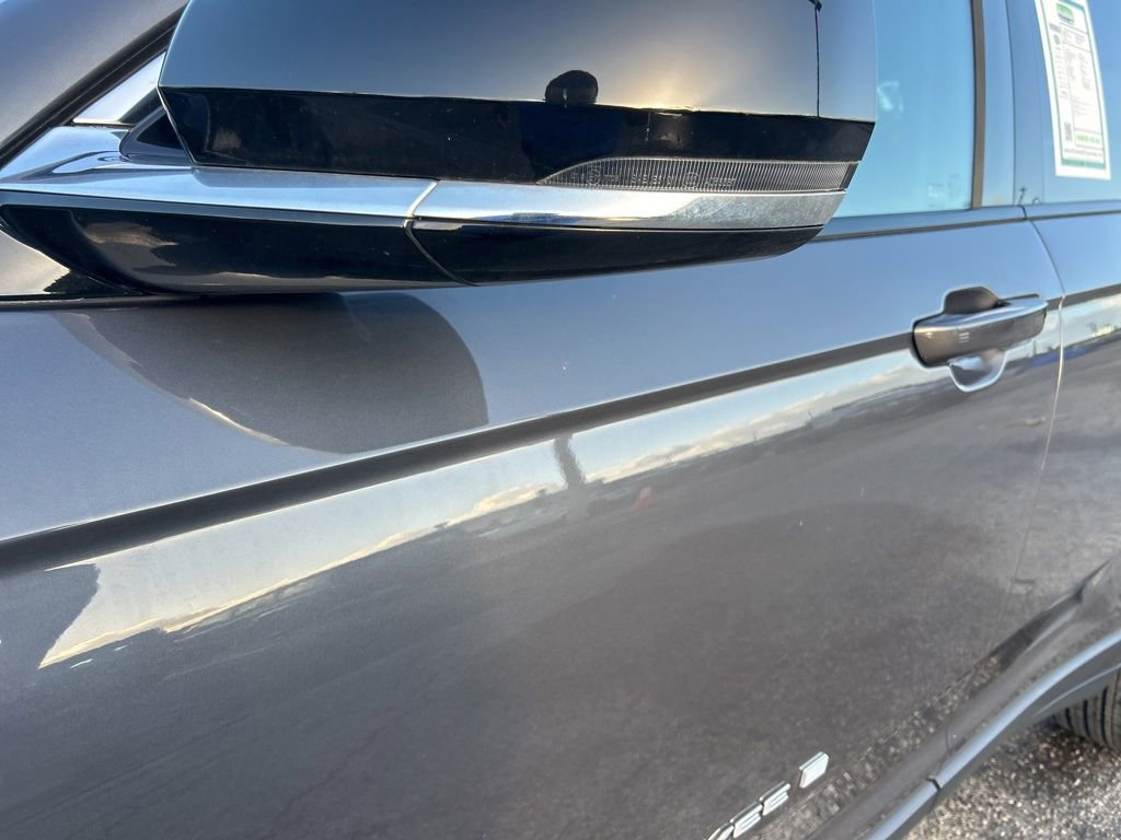 Used 2024 Jeep Grand Cherokee Limited image 19