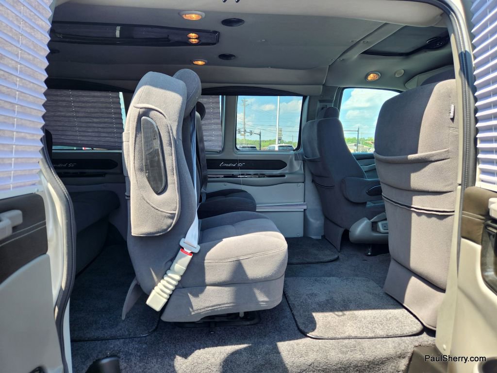 Used 2019 Chevrolet Express 2500 image 36