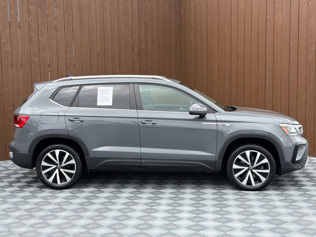 Used 2023 Volkswagen Taos SE image 11