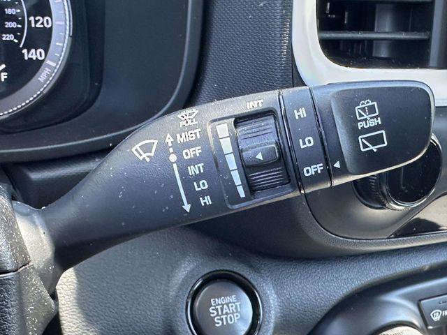Used 2022 Hyundai Venue Limited FWD image 29