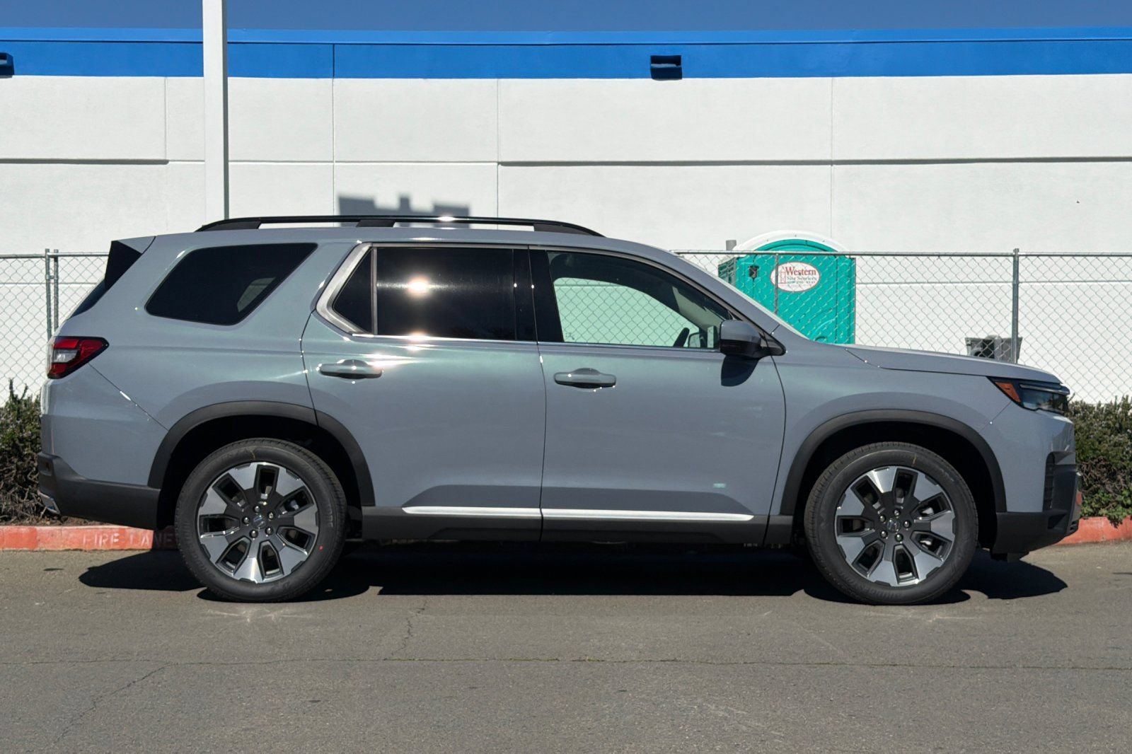 New 2026 Honda Pilot Touring image 3