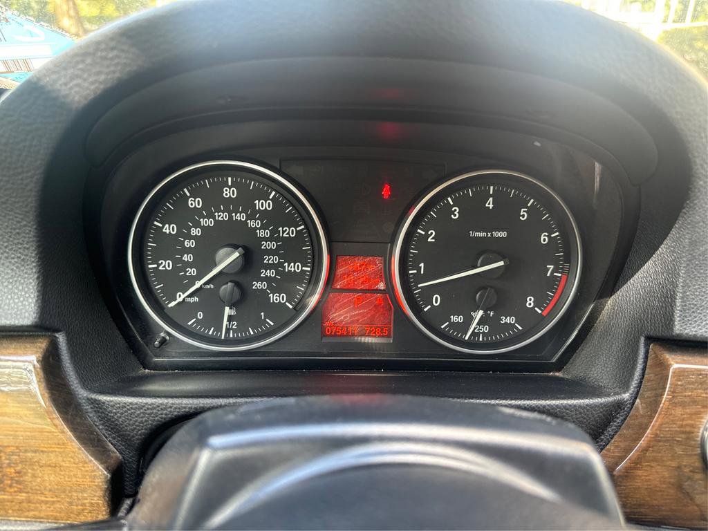 Used 2013 BMW 335i Convertible image 16