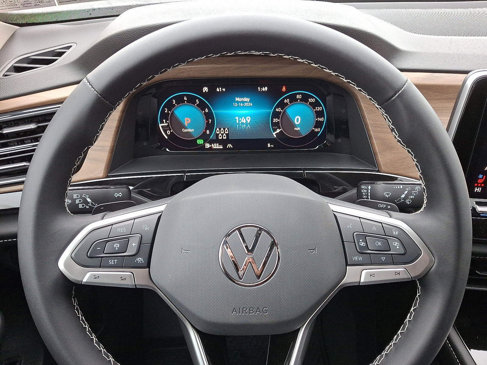 New 2025 Volkswagen Atlas SE image 10