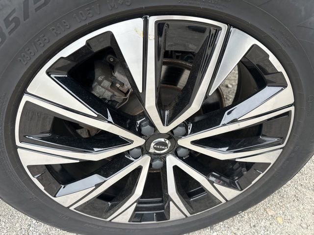 Used 2024 Volvo XC60 B5 Core w/ Protection Package Premier AWD/4WD image 6