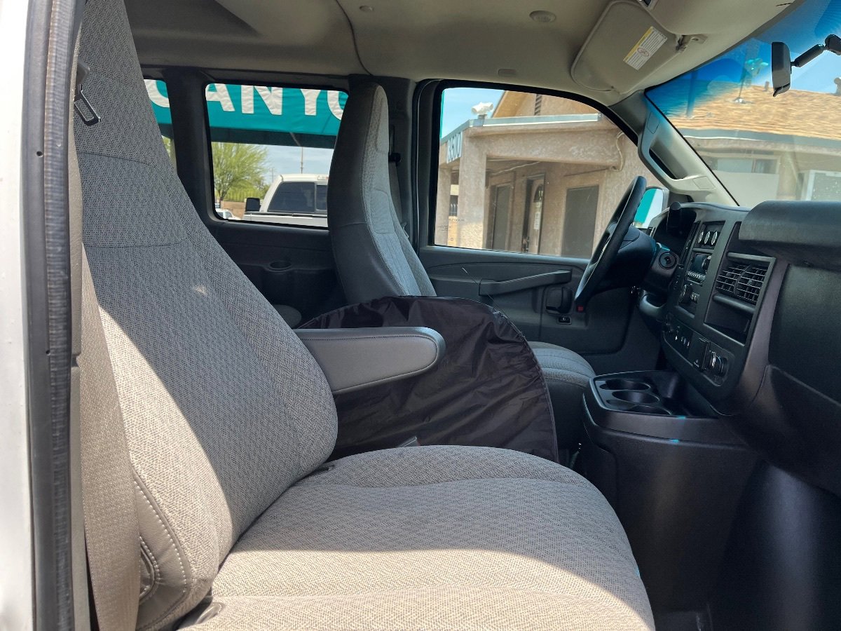 Used 2017 Chevrolet Express 3500 LT w/ LT Preferred Equipment Group RWD image 32
