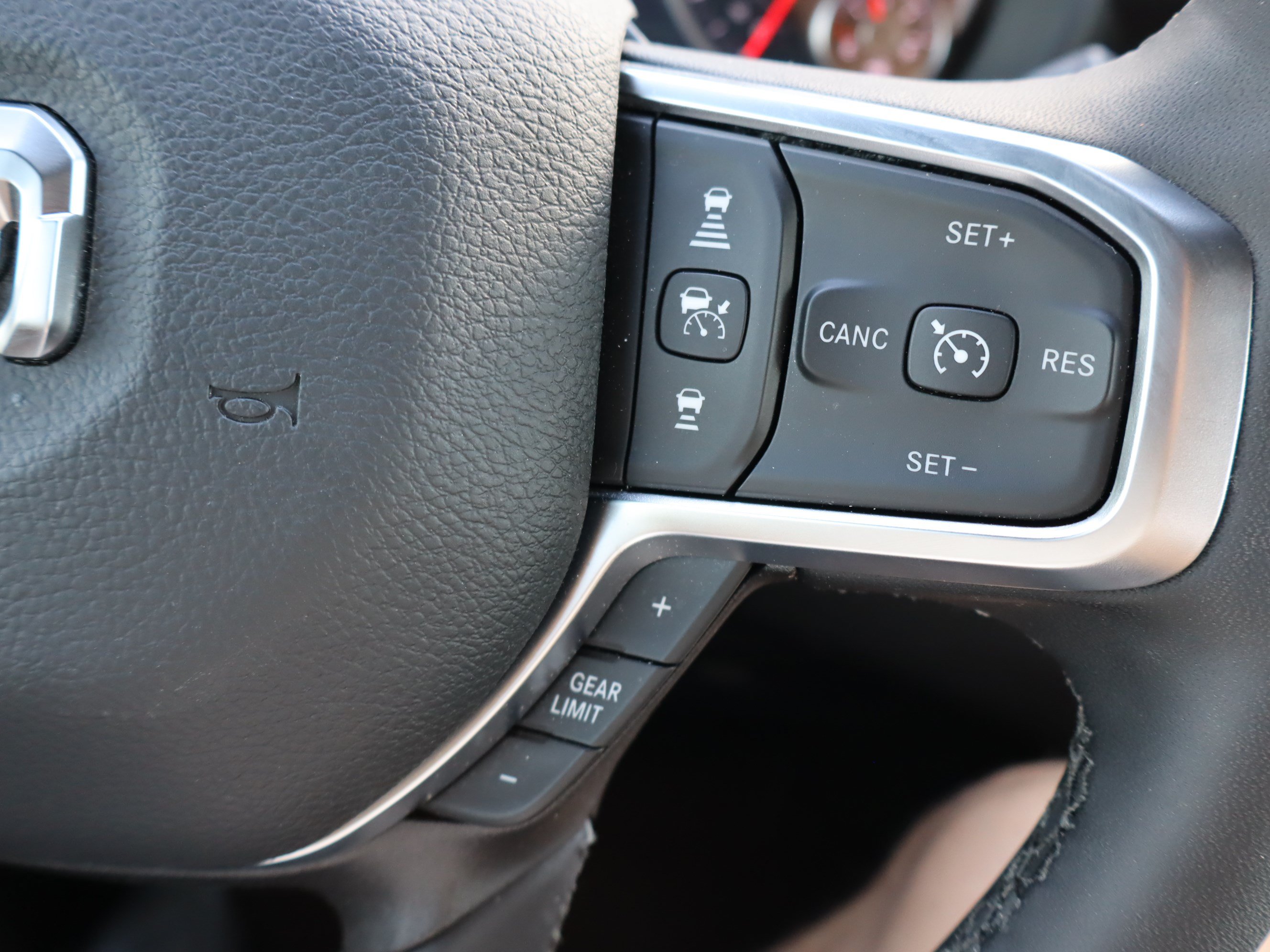Used 2025 RAM 3500 Big Horn AWD/4WD image 25