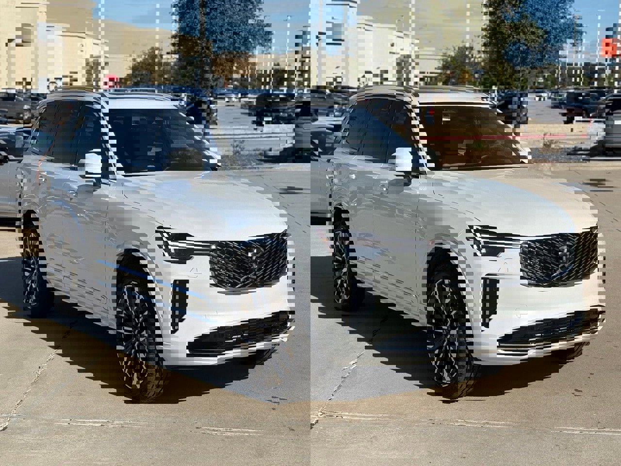 New 2025 Volvo XC90 T8 Plus w/ Protection Package Premier image 4