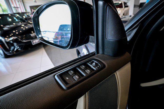 Used 2016 Land Rover LR4 HSE Silver Edition AWD/4WD image 17