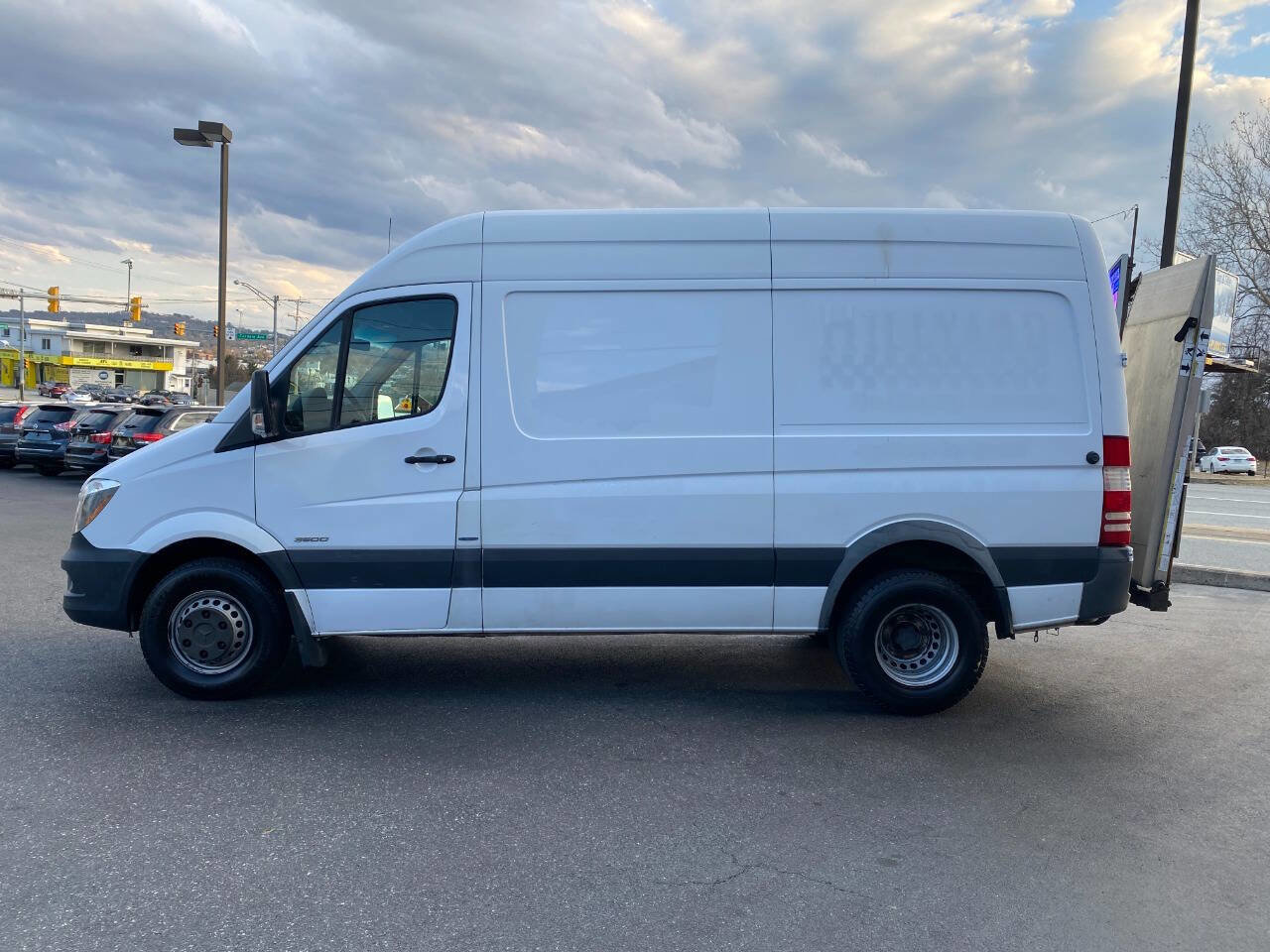 Used 2014 Mercedes-Benz Sprinter 3500 image 6