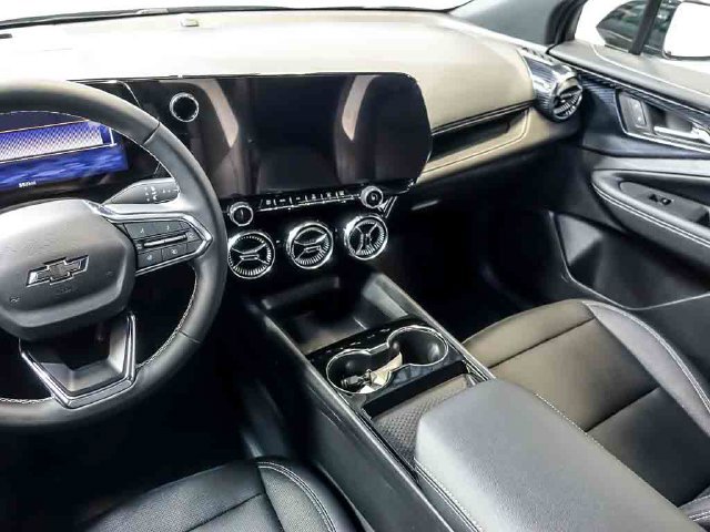 Used 2026 Chevrolet Blazer EV LT AWD/4WD image 17