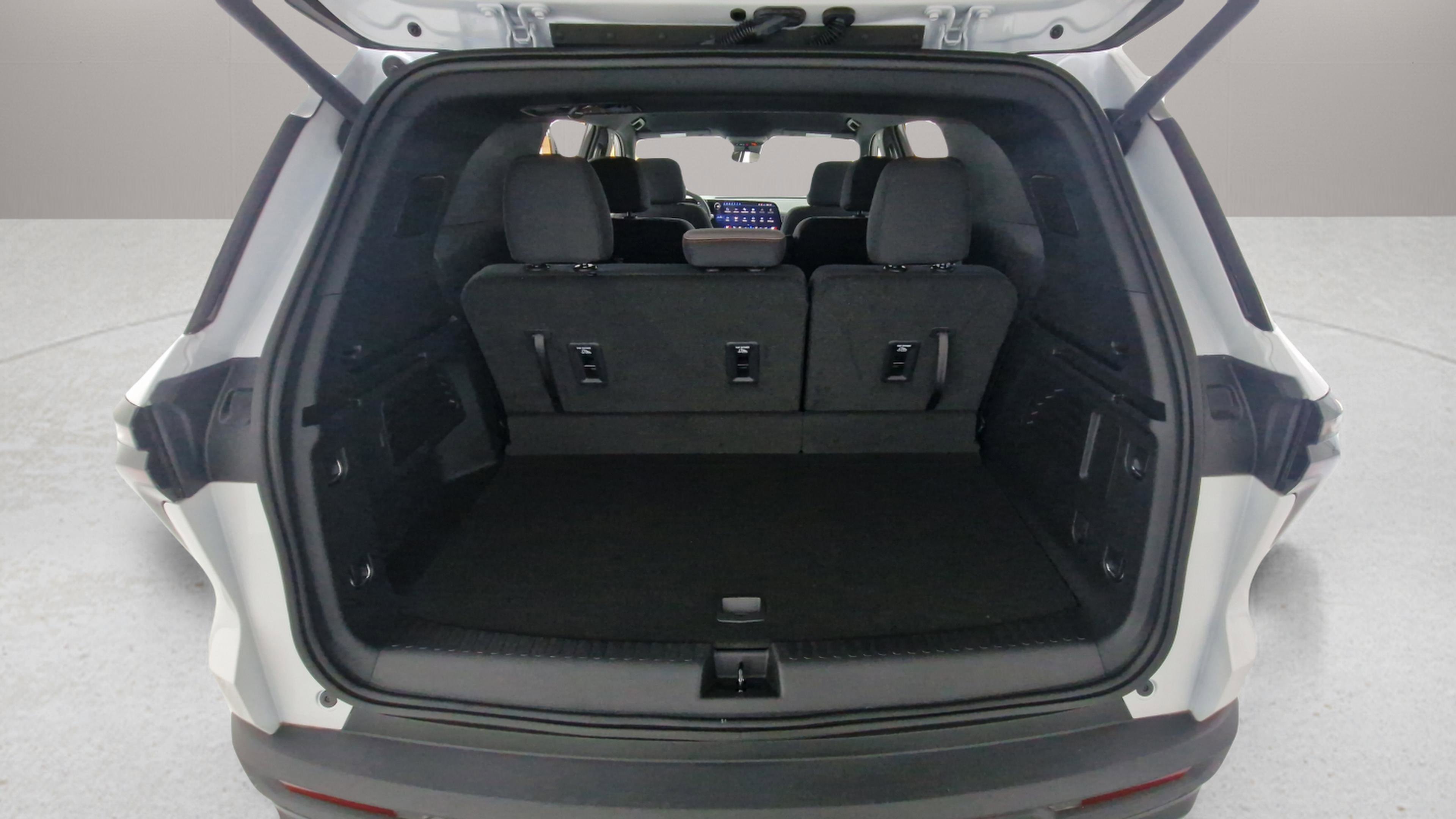 New 2025 Chevrolet Traverse LT w/ Midnight/Sport Edition image 27