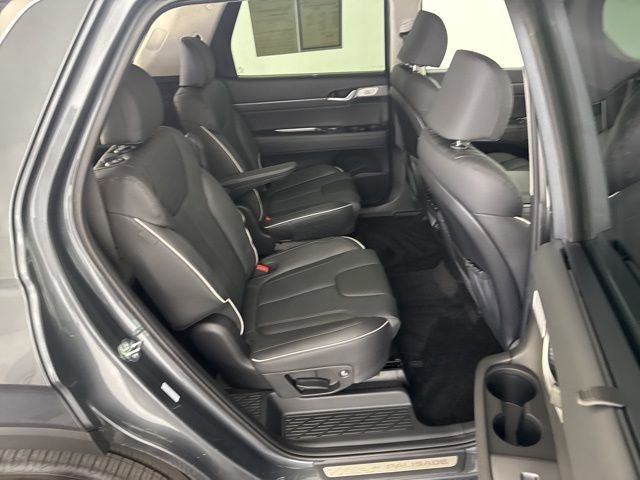 Used 2025 Hyundai Palisade Limited AWD/4WD image 14