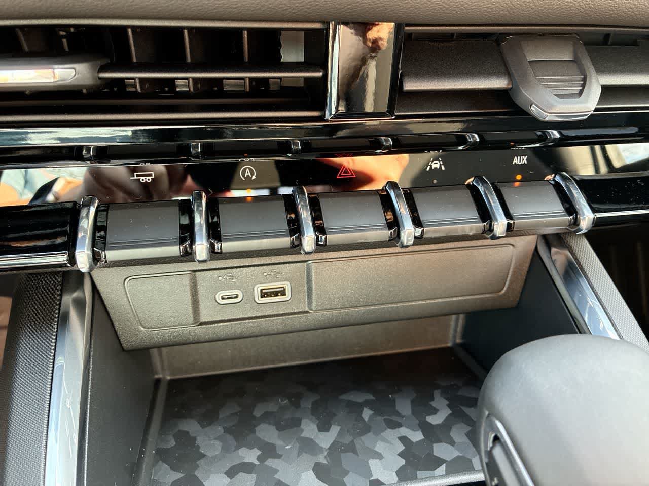 New 2026 GMC Canyon Elevation RWD image 18