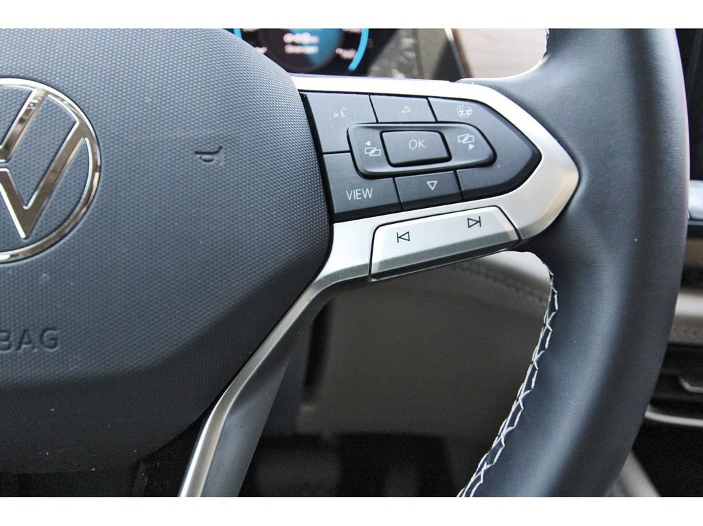 Used 2025 Volkswagen Atlas SE FWD image 21