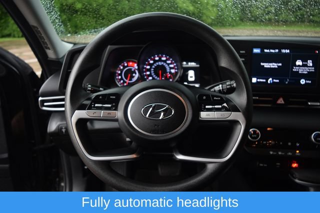 Used 2021 Hyundai Elantra SEL w/ Cargo Package FWD image 4