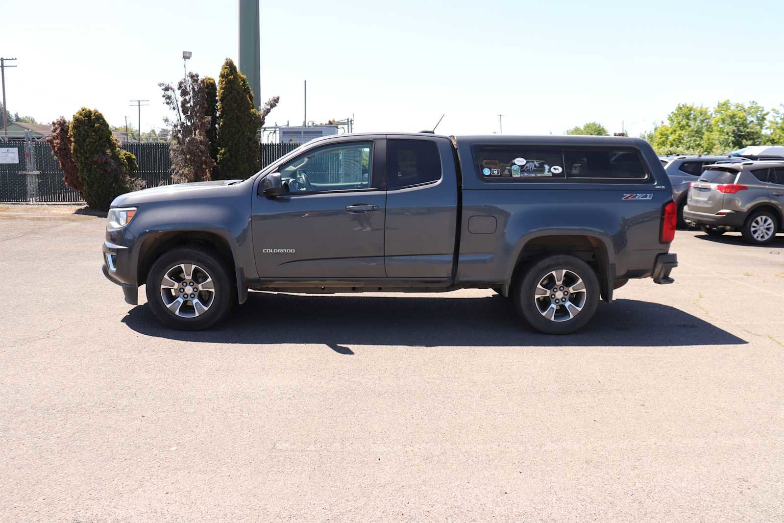 Used 2017 Chevrolet Colorado Z71 w/ LPO, Premium Interior Package AWD/4WD image 8