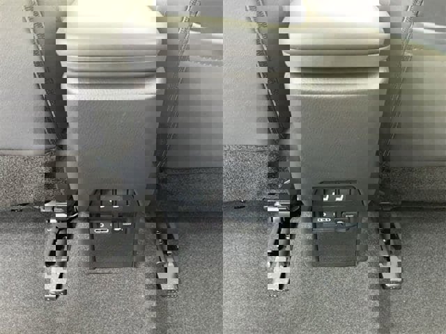 New 2025 Toyota Prius Plug-In Hybrid image 33