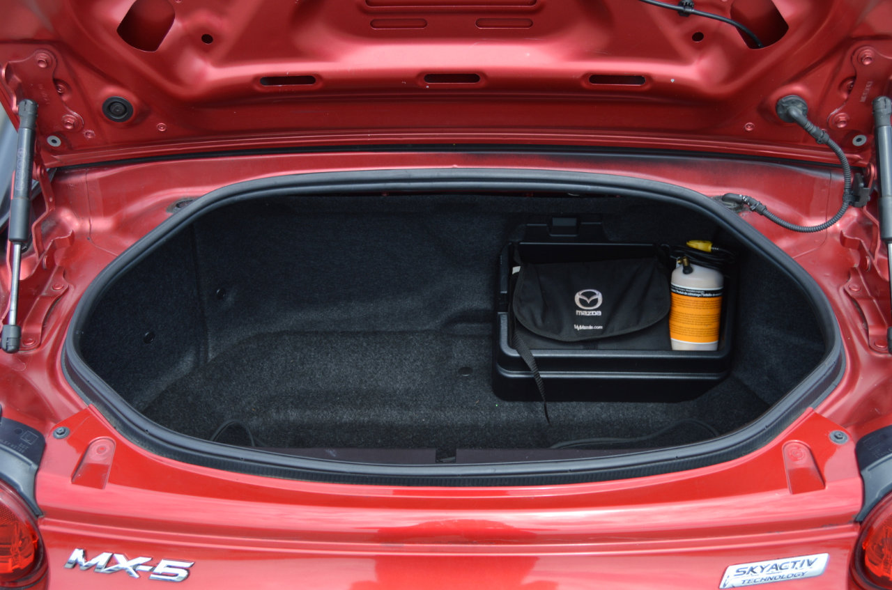 Used 2017 MAZDA MX-5 Miata RF Grand Touring image 11