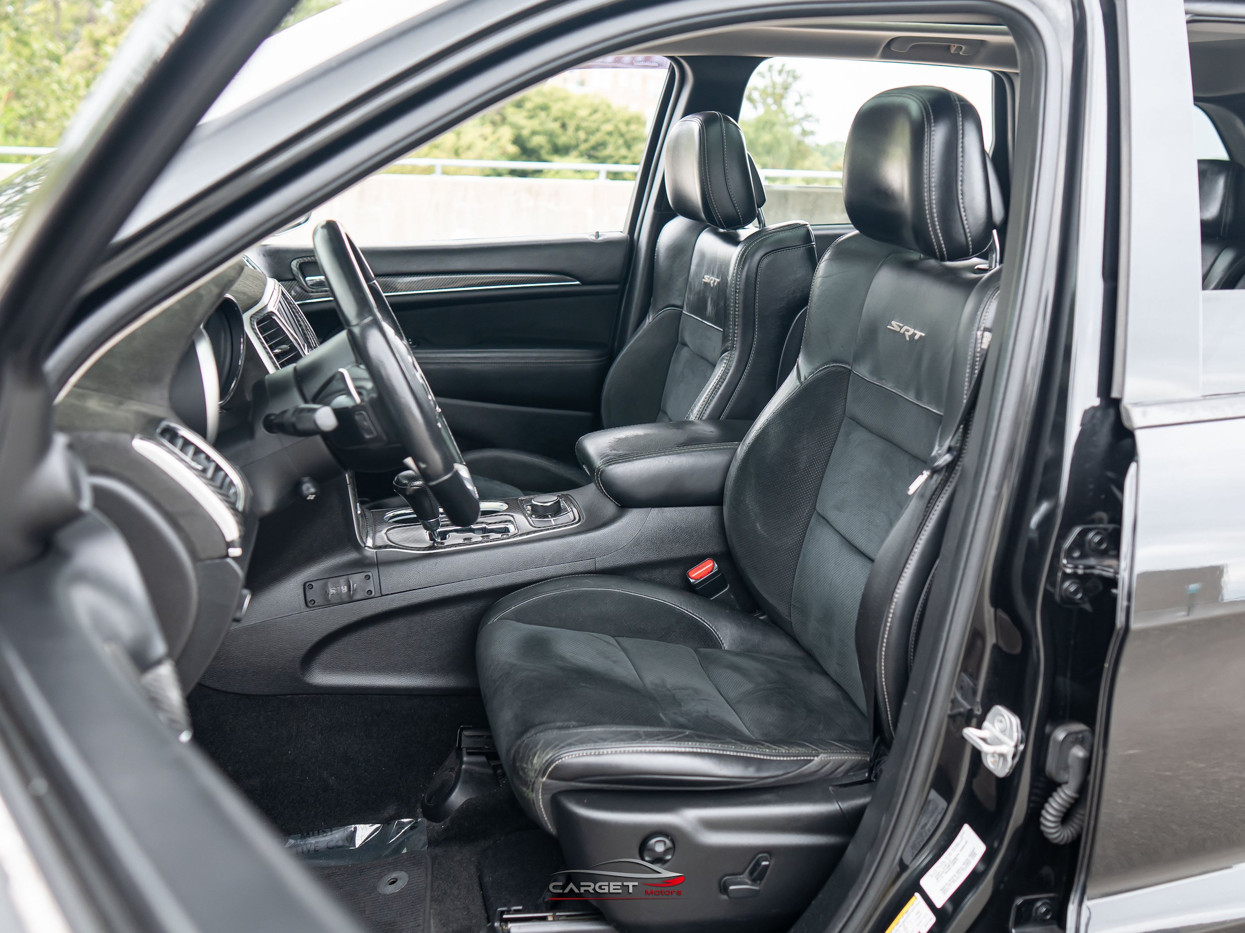 Used 2012 Jeep Grand Cherokee SRT8 w/ Luxury Group II AWD/4WD image 15